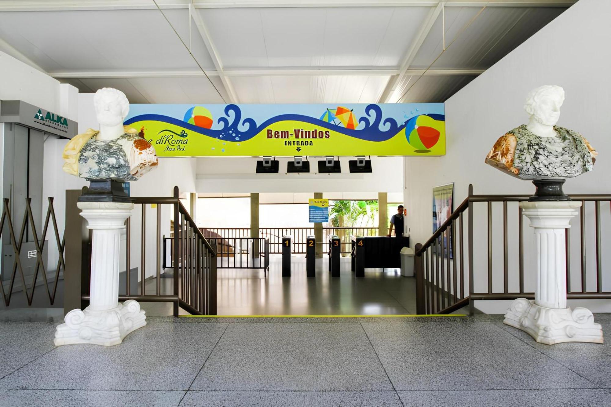 Apartmán Piazza Diroma Com Acesso Ao Acqua Park Caldas Novas Exteriér fotografie